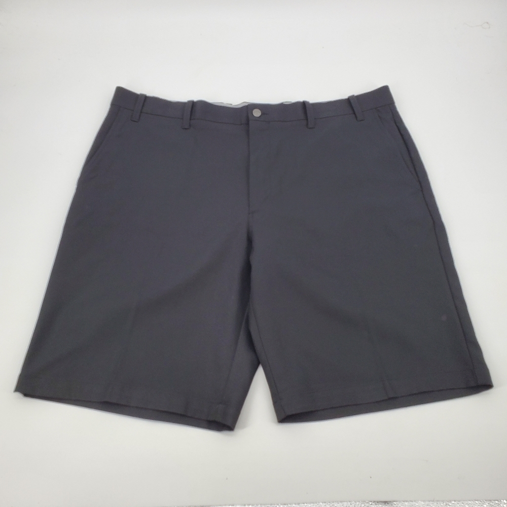 Callaway Golf flat front quick dry shorts men's size 40